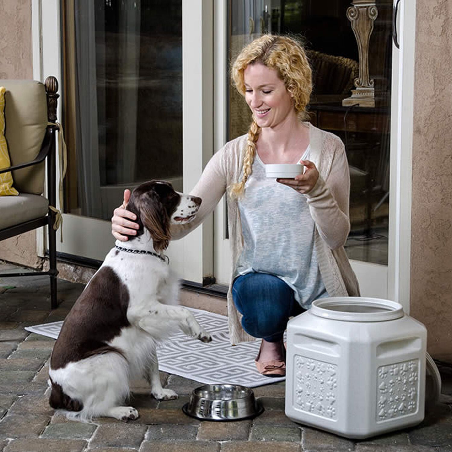 Vittles Vault Outback Pawprint Waterproof, Insect & Pest-Proof Pet Food Storage Container, 35-Lb Capacity