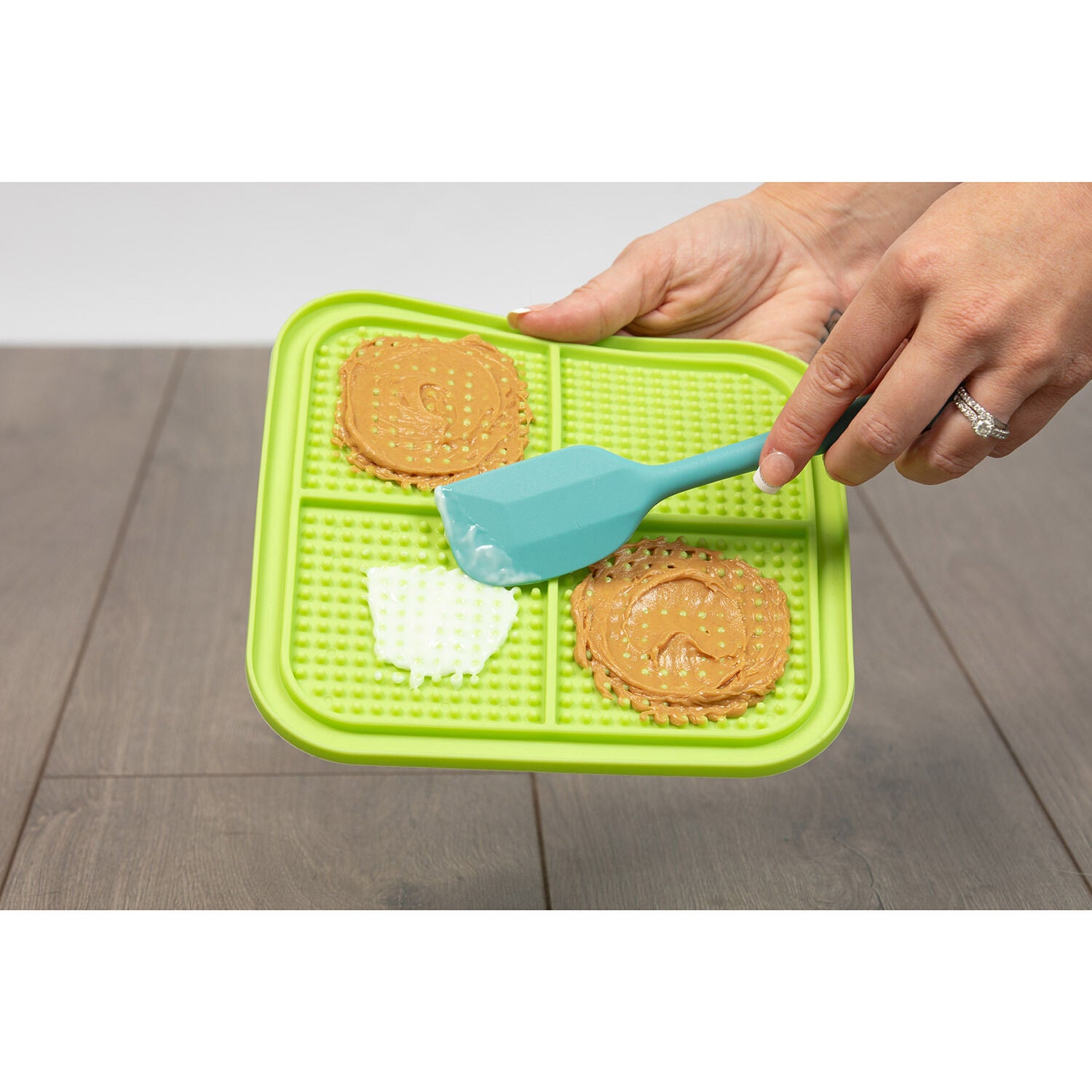Pet Zone Boredom Busters Relax Slow Feeder Pet Licking Mat