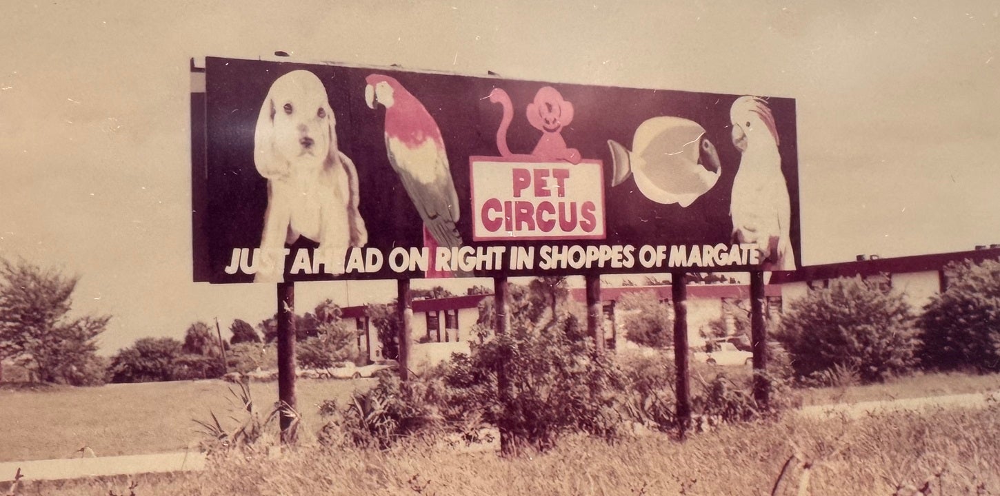 Old vintage looking Pet Circus Billboard